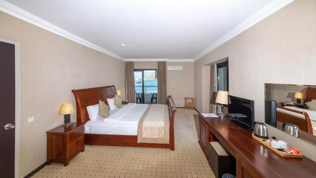 Faros Premium Beach ROOM.jpg